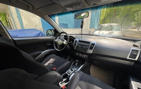 Mitsubishi Outlander III рестайлинг 3, 2008 год, 990 000 рублей, 8 фотография