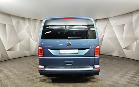 Volkswagen Multivan T6 рестайлинг, 2016 год, 4 431 000 рублей, 8 фотография