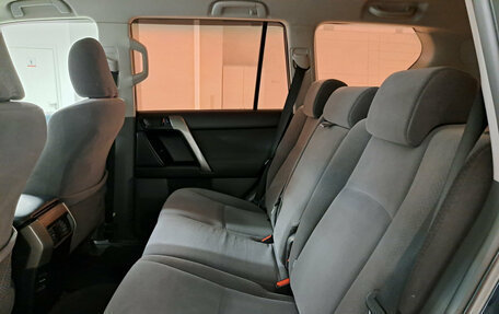 Toyota Land Cruiser Prado 150 рестайлинг 2, 2013 год, 3 073 000 рублей, 16 фотография