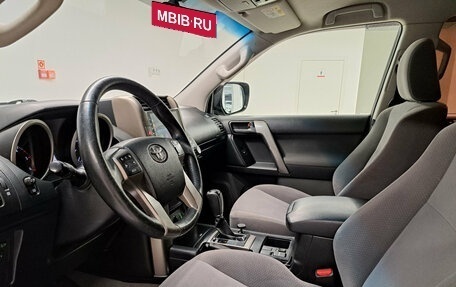 Toyota Land Cruiser Prado 150 рестайлинг 2, 2013 год, 3 073 000 рублей, 20 фотография