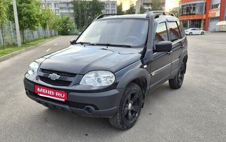 Chevrolet Niva I рестайлинг, 2018 год, 890 000 рублей, 2 фотография