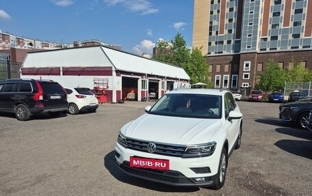 Volkswagen Tiguan II, 2017 год, 2 800 000 рублей, 6 фотография