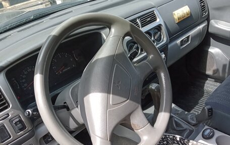 Mitsubishi Pajero Sport II рестайлинг, 2005 год, 835 000 рублей, 16 фотография