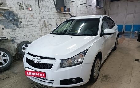 Chevrolet Cruze II, 2012 год, 700 000 рублей, 3 фотография