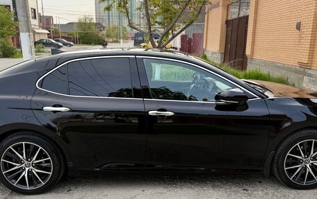 Toyota Camry, 2020 год, 3 065 000 рублей, 2 фотография