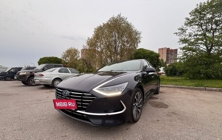 Hyundai Sonata VIII, 2019 год, 2 300 000 рублей, 2 фотография