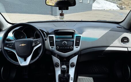 Chevrolet Cruze II, 2011 год, 640 000 рублей, 9 фотография