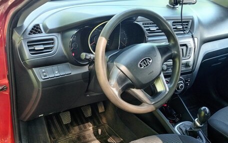 KIA Rio III рестайлинг, 2013 год, 835 000 рублей, 9 фотография