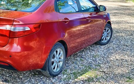 KIA Rio III рестайлинг, 2013 год, 835 000 рублей, 23 фотография