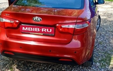 KIA Rio III рестайлинг, 2013 год, 835 000 рублей, 24 фотография