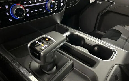 Chevrolet Silverado, 2025 год, 15 375 000 рублей, 27 фотография