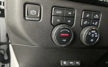 Chevrolet Silverado, 2025 год, 15 375 000 рублей, 24 фотография