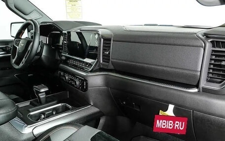 Chevrolet Silverado, 2025 год, 13 985 000 рублей, 17 фотография
