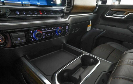Chevrolet Silverado, 2026 год, 12 995 000 рублей, 26 фотография