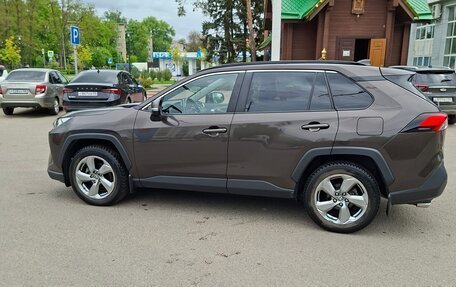 Toyota RAV4, 2019 год, 3 200 000 рублей, 4 фотография