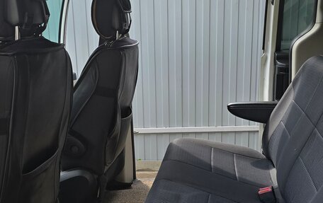 Dodge Caravan V, 2010 год, 1 000 000 рублей, 10 фотография