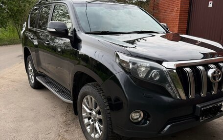 Toyota Land Cruiser Prado 150 рестайлинг 2, 2016 год, 3 800 000 рублей, 2 фотография