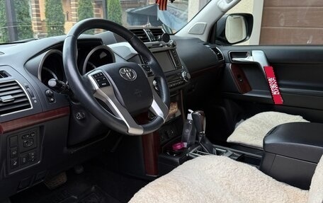 Toyota Land Cruiser Prado 150 рестайлинг 2, 2016 год, 3 800 000 рублей, 5 фотография