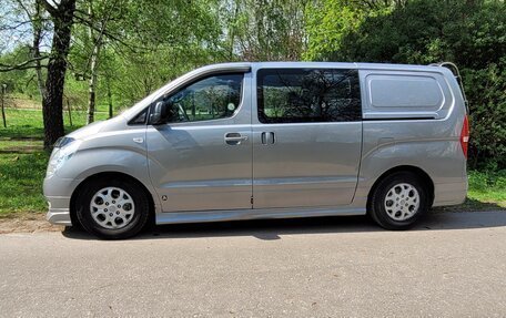 Hyundai Grand Starex Grand Starex I рестайлинг 2, 2011 год, 1 050 000 рублей, 3 фотография