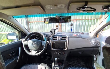Renault Logan II, 2017 год, 510 000 рублей, 6 фотография