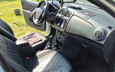 Renault Logan II, 2017 год, 510 000 рублей, 11 фотография