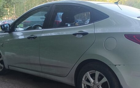 Hyundai Solaris II рестайлинг, 2011 год, 670 000 рублей, 9 фотография