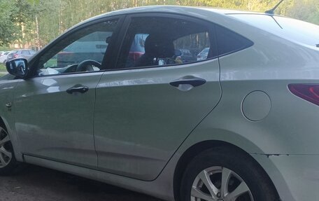 Hyundai Solaris II рестайлинг, 2011 год, 670 000 рублей, 8 фотография