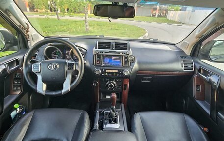 Toyota Land Cruiser Prado 150 рестайлинг 2, 2014 год, 3 250 000 рублей, 6 фотография
