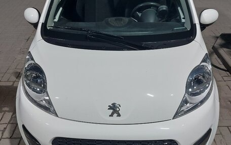 Peugeot 107 I рестайлинг, 2013 год, 600 000 рублей, 3 фотография