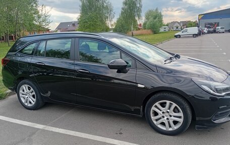 Opel Astra K, 2020 год, 1 450 000 рублей, 2 фотография