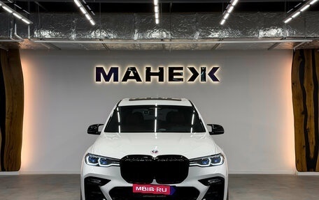 BMW X7, 2021 год, 10 850 000 рублей, 2 фотография