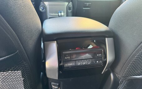 Toyota Land Cruiser Prado 150 рестайлинг 2, 2020 год, 4 950 000 рублей, 9 фотография
