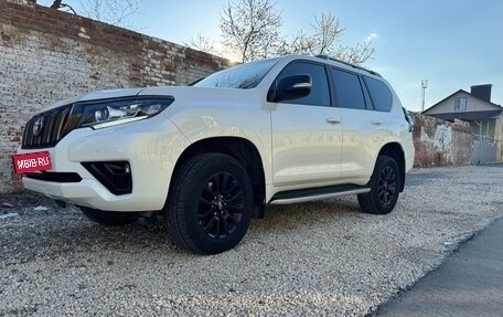 Toyota Land Cruiser Prado 150 рестайлинг 2, 2020 год, 4 950 000 рублей, 8 фотография
