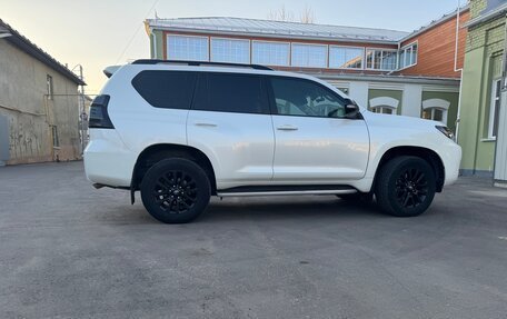 Toyota Land Cruiser Prado 150 рестайлинг 2, 2020 год, 4 950 000 рублей, 12 фотография