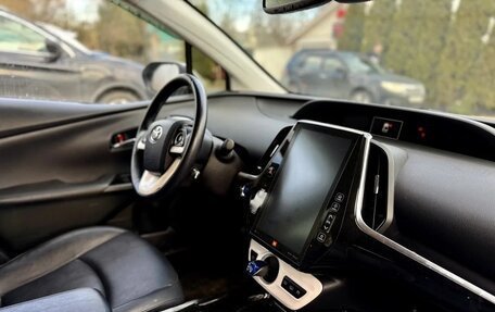 Toyota Prius IV XW50, 2019 год, 2 050 000 рублей, 6 фотография