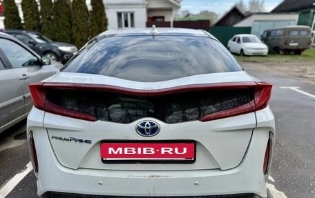 Toyota Prius IV XW50, 2019 год, 2 050 000 рублей, 5 фотография