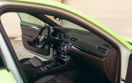 Skoda Superb III рестайлинг, 2015 год, 2 200 000 рублей, 27 фотография