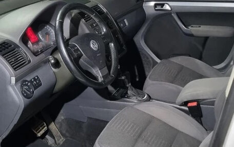 Volkswagen Touran III, 2010 год, 709 000 рублей, 8 фотография