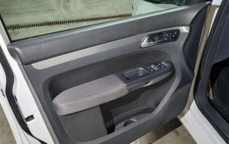 Volkswagen Touran III, 2010 год, 709 000 рублей, 9 фотография