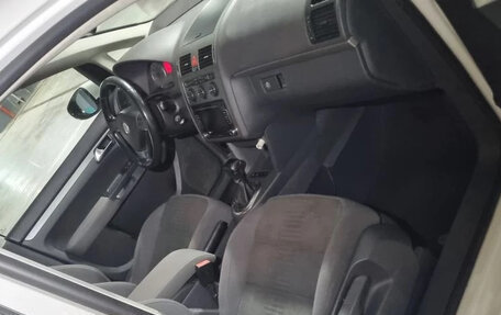 Volkswagen Touran III, 2010 год, 709 000 рублей, 10 фотография