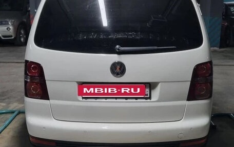 Volkswagen Touran III, 2010 год, 709 000 рублей, 5 фотография