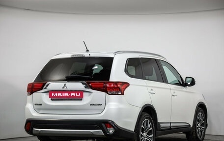 Mitsubishi Outlander III рестайлинг 3, 2015 год, 1 849 000 рублей, 5 фотография