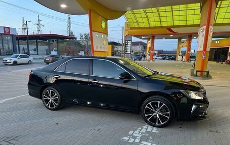 Toyota Camry, 2017 год, 2 050 000 рублей, 3 фотография
