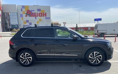 Volkswagen Tiguan II, 2018 год, 2 335 000 рублей, 5 фотография