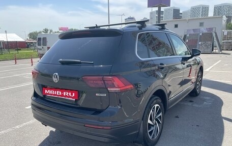 Volkswagen Tiguan II, 2018 год, 2 335 000 рублей, 6 фотография