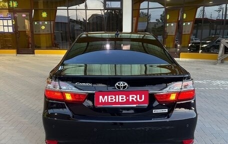 Toyota Camry, 2017 год, 2 050 000 рублей, 5 фотография