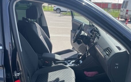 Volkswagen Tiguan II, 2018 год, 2 335 000 рублей, 11 фотография