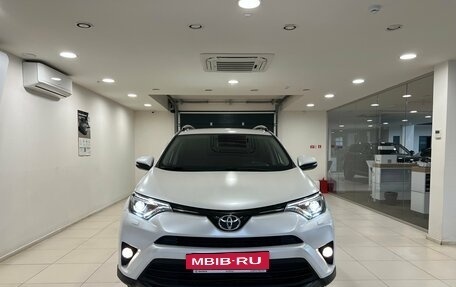 Toyota RAV4, 2018 год, 2 190 000 рублей, 2 фотография