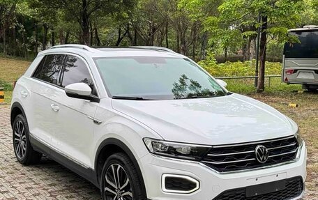 Volkswagen T-Roc I, 2022 год, 1 942 200 рублей, 12 фотография