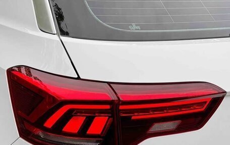 Volkswagen T-Roc I, 2022 год, 1 942 200 рублей, 7 фотография